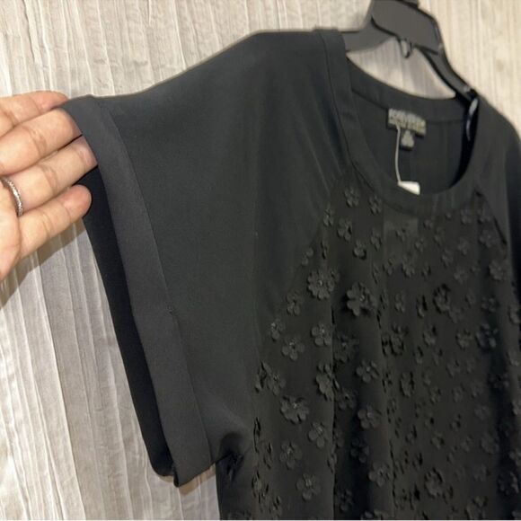 F21+ 2X Black Crewneck Short Sleeve Patch Floral Embroidered Front Sheer Top - Picture 5 of 9